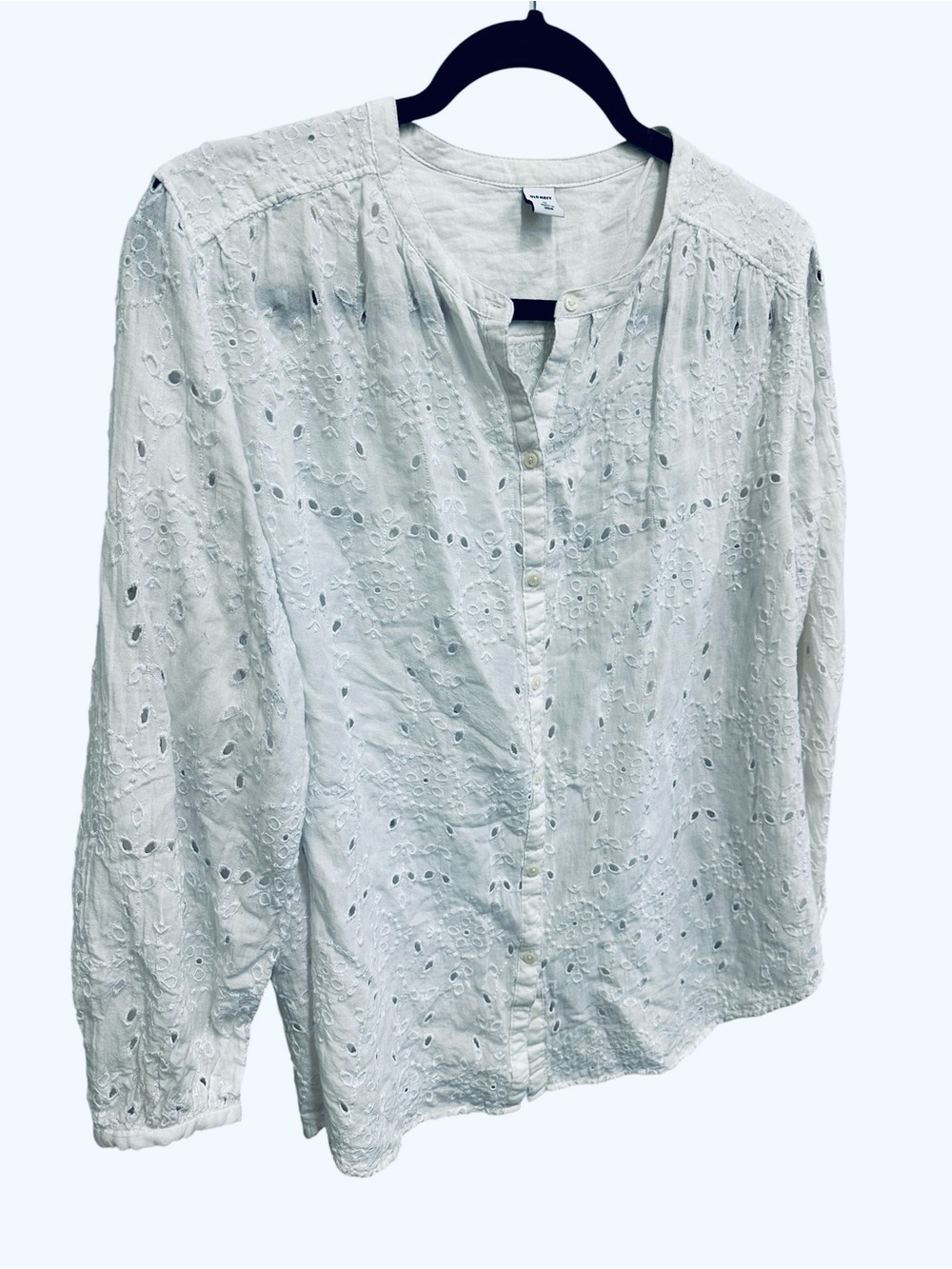 Old Navy white eyelet embroidered button down blouse Size M - Picture 4 of 10